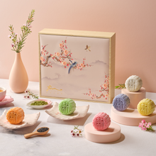 Load image into Gallery viewer, Pandan Champagne Mini Snowskin Mooncake