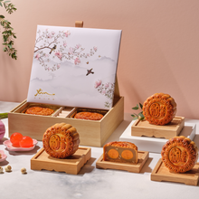 Load image into Gallery viewer, Low Sugar White Lotus Seed Paste with Single Yolk Baked Mooncake