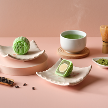 Load image into Gallery viewer, Peach Oolong Mini Snowskin Mooncake